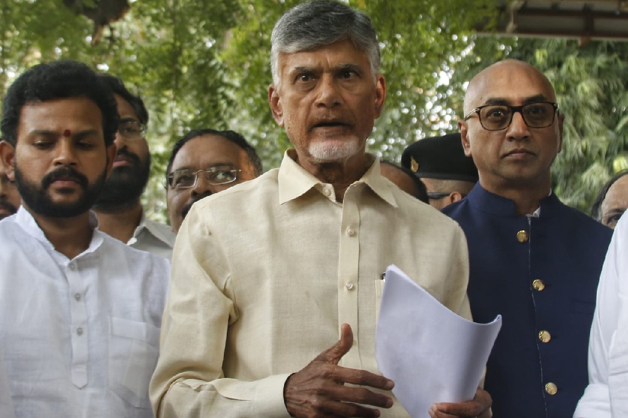 Chandrababu Naidu complaints to CEC about 'irregularities' in voters' list