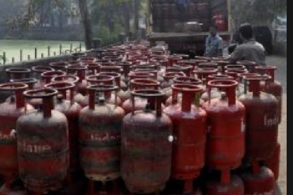 Union Cabinet approves Rs 200 cut in LPG cylinders