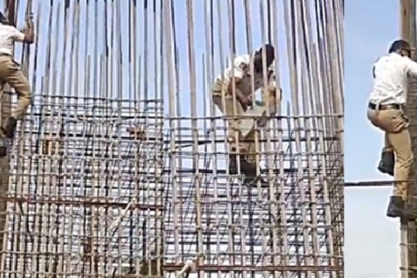 Hyderabad cop saves kitten stranded on under construction pillar