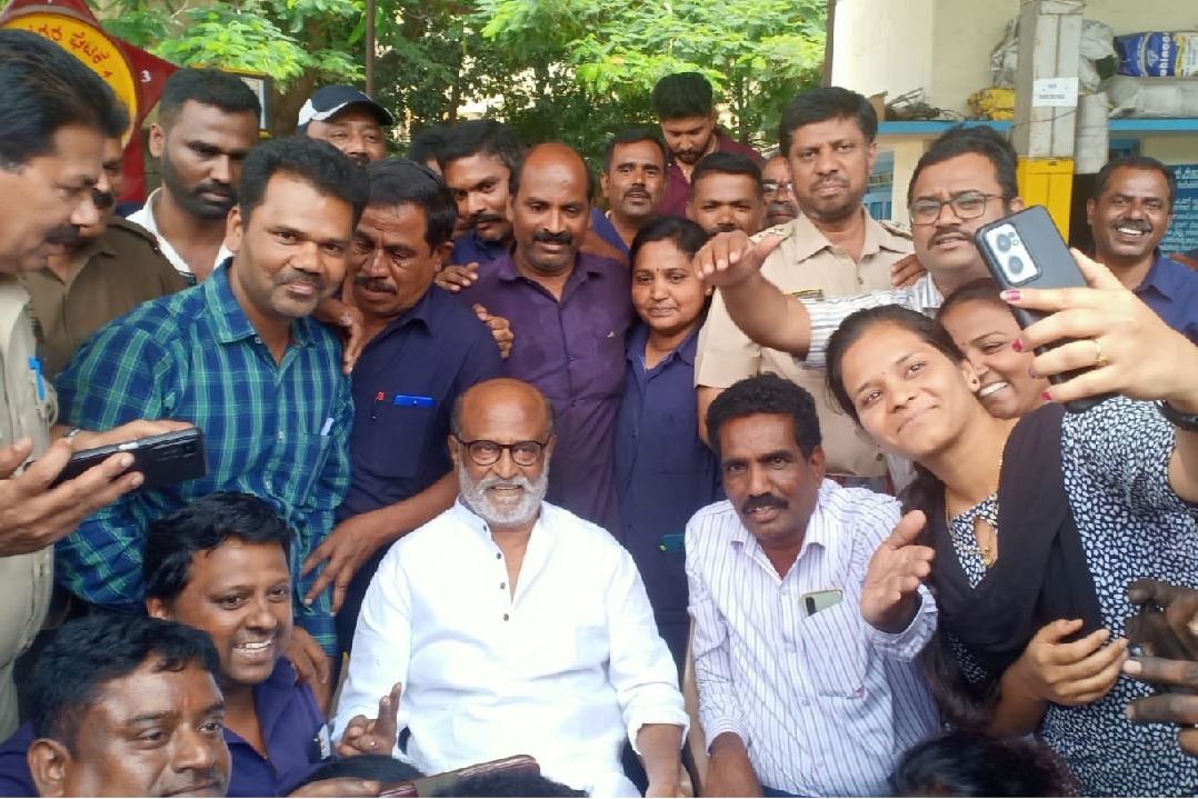 rajanikanth visits bmtc depot in jayanagar where he worked before entering films 