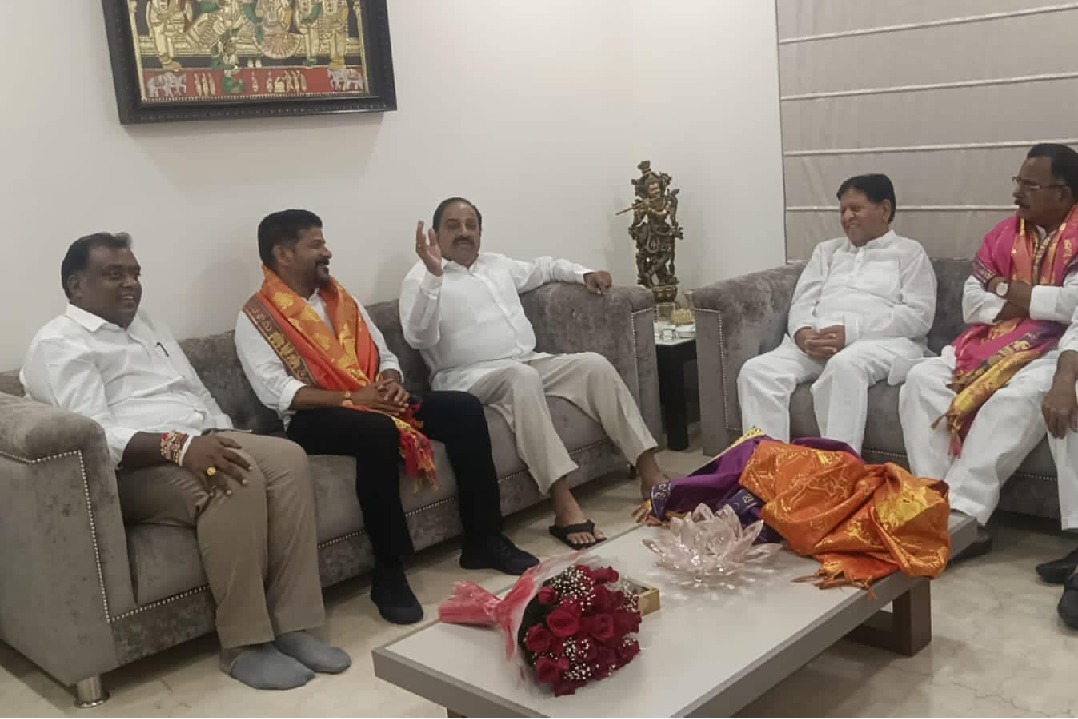 Revanth Reddy invites Tummala Nageswararao into Congress party