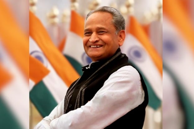 Show cause notice issued to Gehlot on corruption against judiciary remark