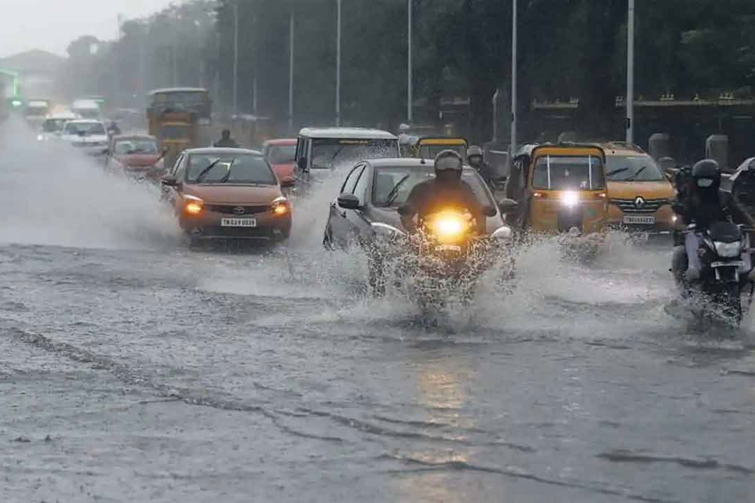 Heavy Rains Lashes Hyderabad