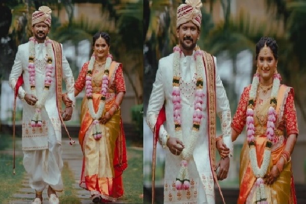 Comedian Mahesh Vitta marries his lover Sravani Reddy