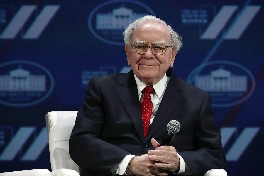 93 year old Warren Buffett has 5 cans of coke every day