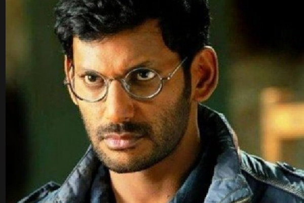 Truck crashes before Tamil star Vishal during 'Mark Antony' shoot: 'I don't know who prayed for me'