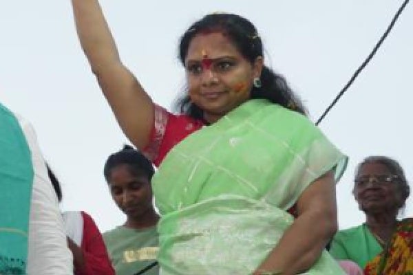 Kavitha unhappy with Sonia Gandhi
