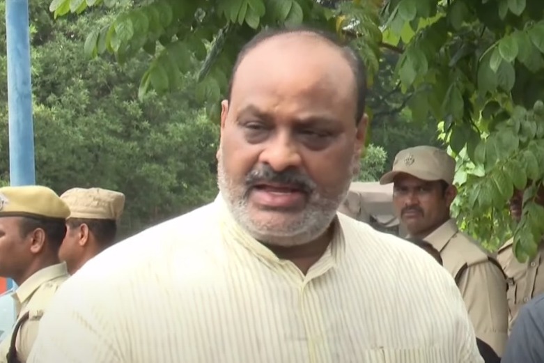 TDP Leaders meets AP Governor At Visakha port guest house