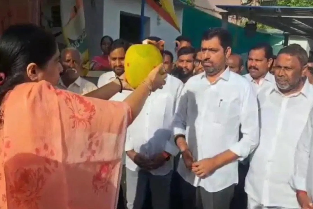 TDP In Charge Of Poddutur Constituency Praveen Kumar Reddy Doing Padayatra To Tirumala