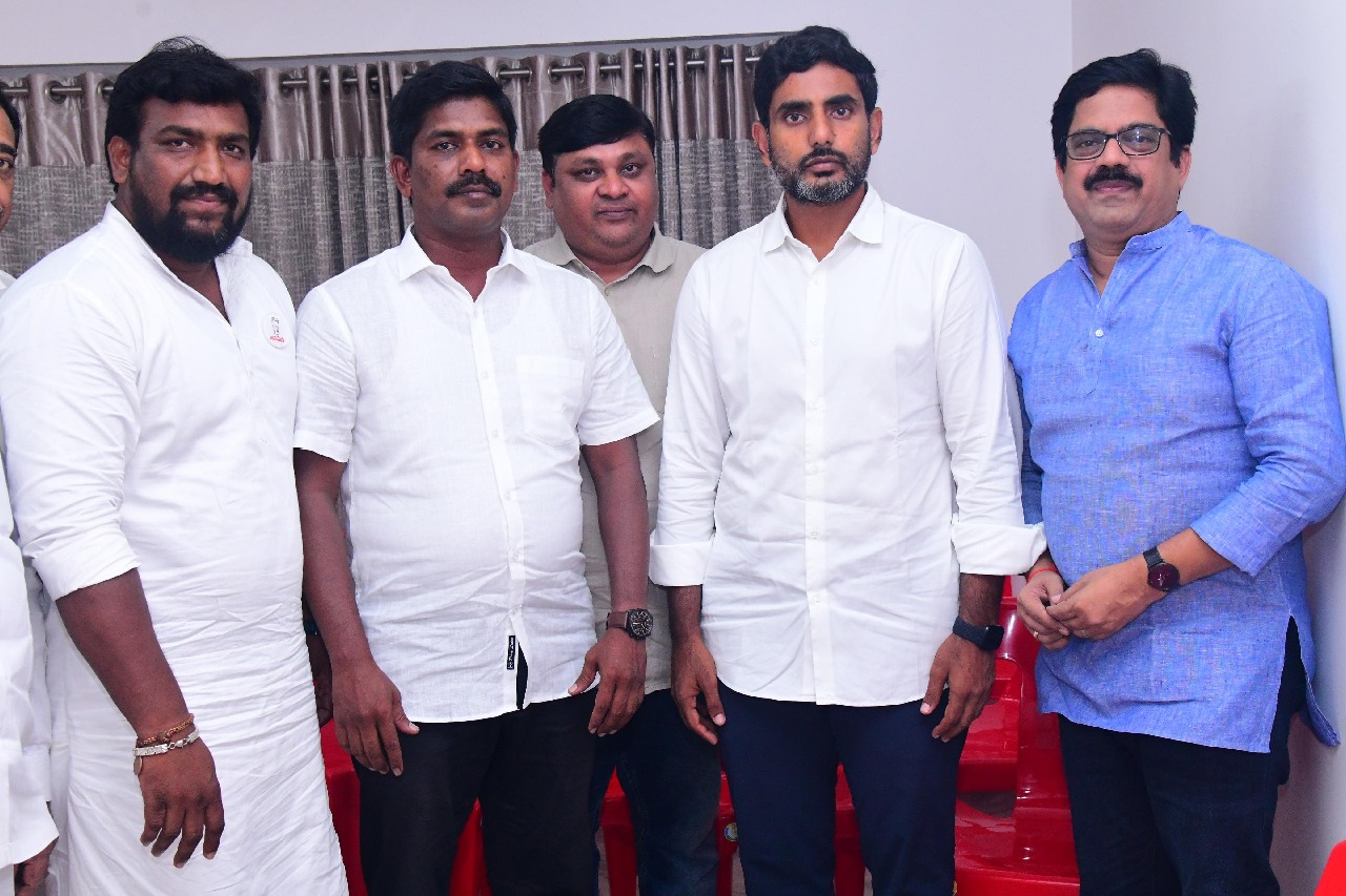 Visakha Janasena leaders met Nara Lokesh in Rajahmundry