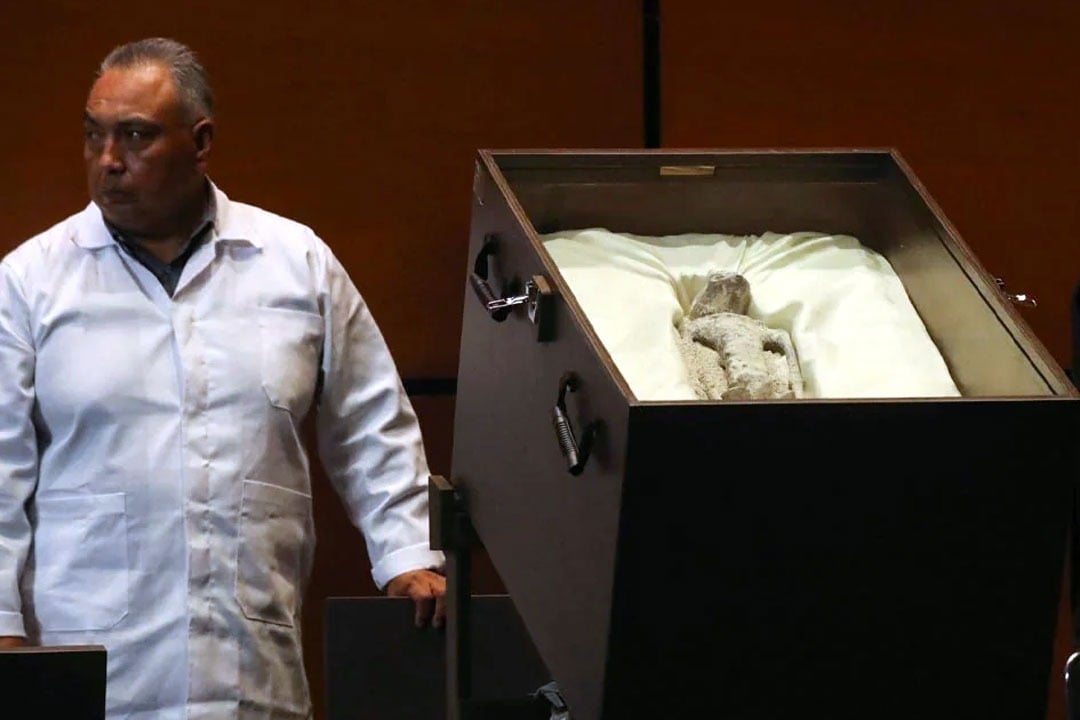 Mexico Researchers Brings Bodies Of Aliens