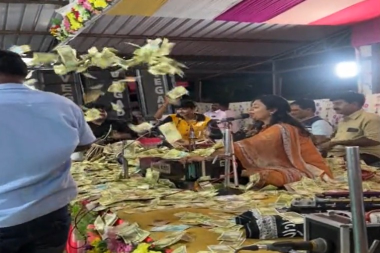 Gujarati folk singer showered with bucketful of cash in viral video