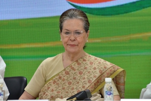 CWC ready to write new chapter of development: Sonia Gandhi