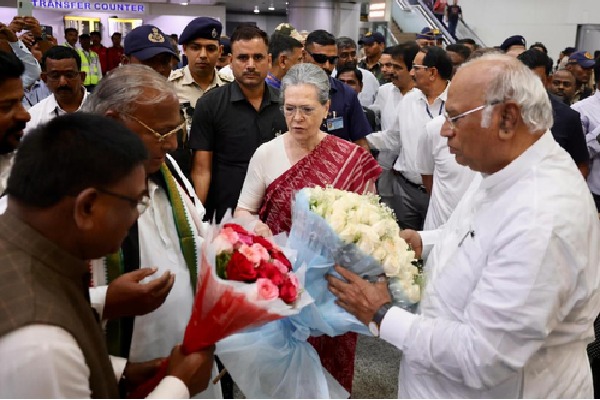 Top Congress leaders arrive in Hyderabad for CWC meet