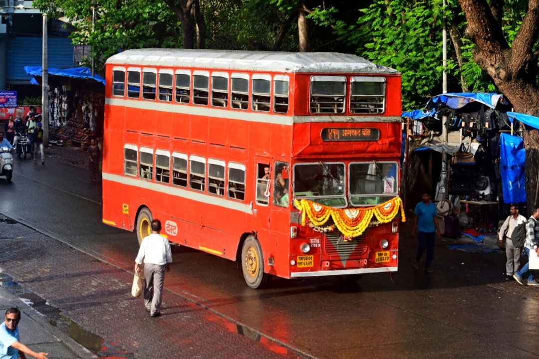 Anand Mahindra gets emotional as Mumbai bids adieu to red double decker buses 
