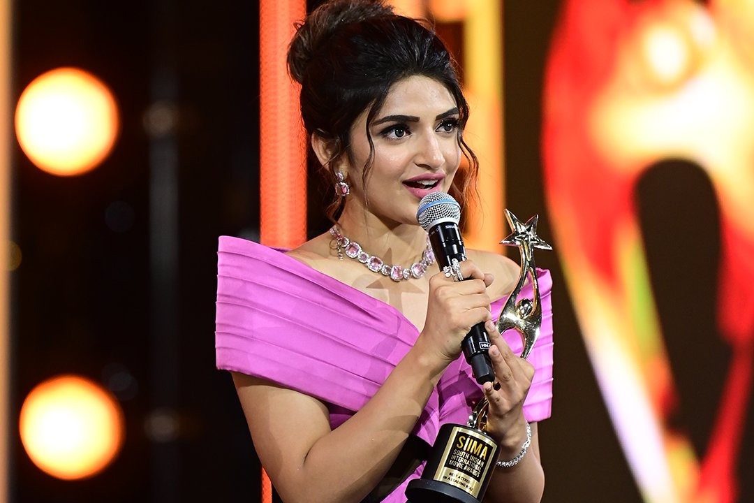 Telugu stars shine bright in SIIMA awards