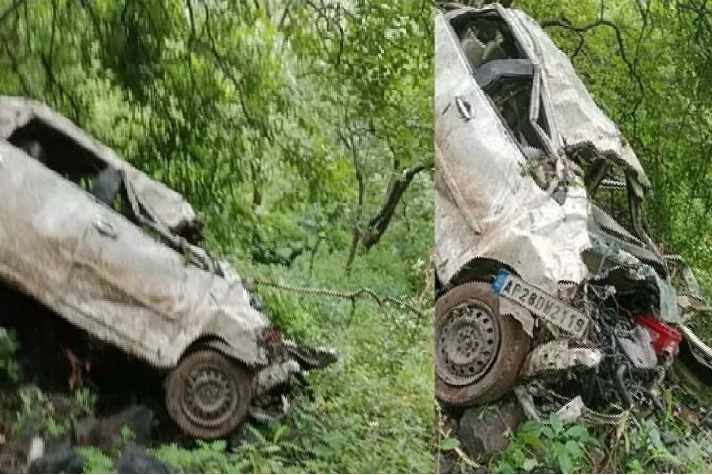 Chikhaldara Accident Four dead As Car Plunges Into Gorge