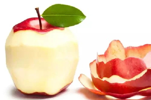 Peeled vs unpeeled apple Which is better for your health