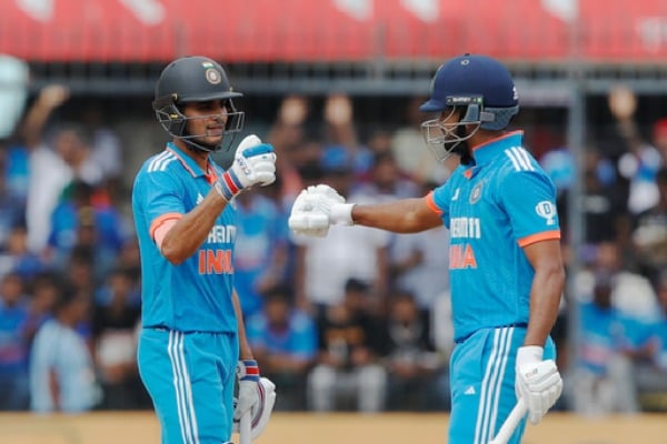 2nd ODI: Iyer, Gill take India to 79/1 against Australia before rain stops play in Indore
