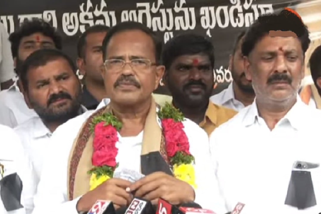 At Any Circumstances Chandrababu Will Never Do Wrong Says Motkupally Narsimhulu