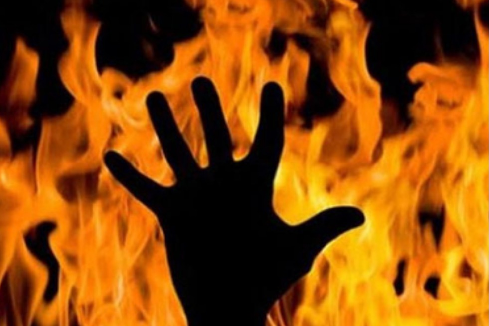 Maha: Youth self immolates after setting girlfriend's mom and brother ablaze