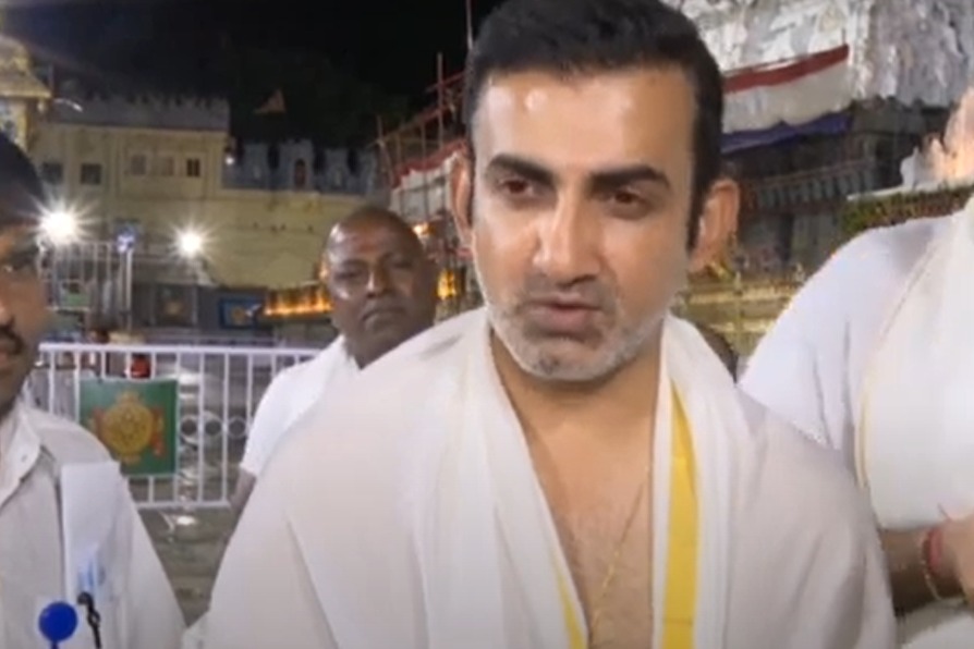 Gautam Gambhir visited tirumala temple 