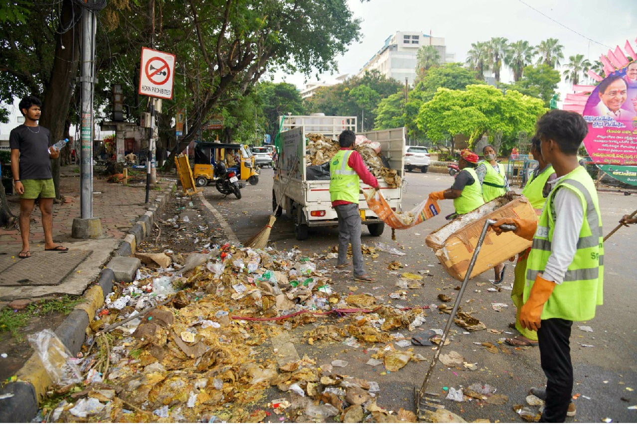 Hyderabad roads dirt after Ganesh visarjan