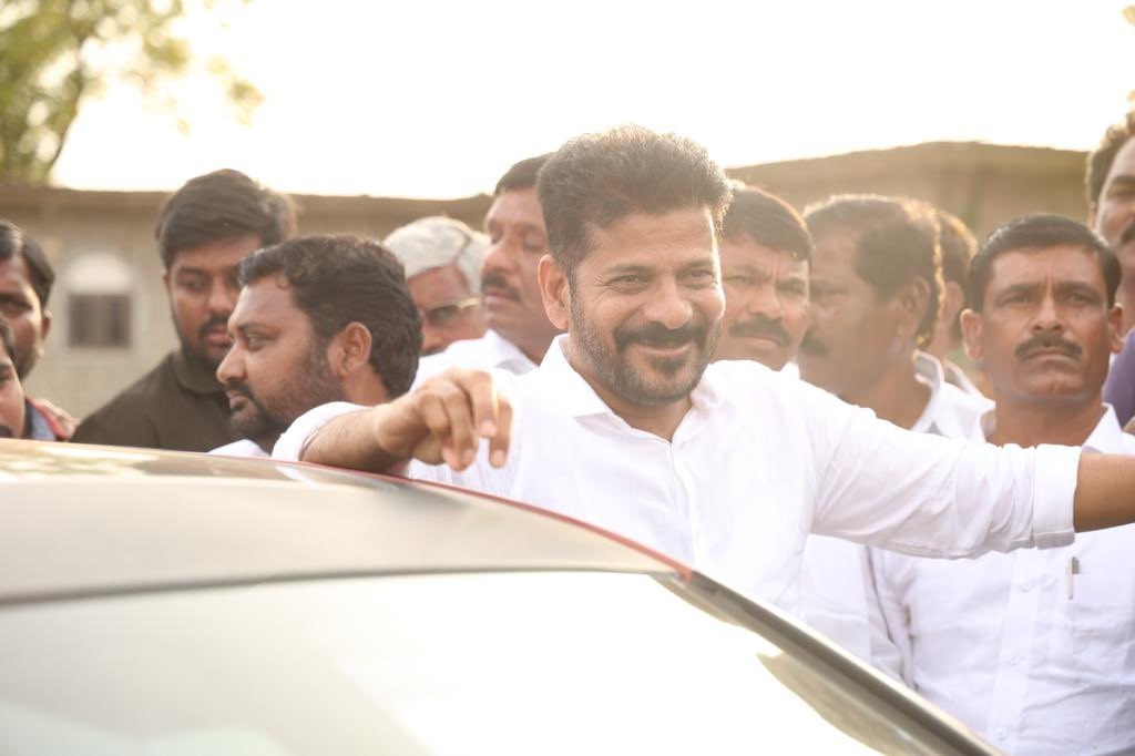 Revanth Reddy gives strong reply to KTR