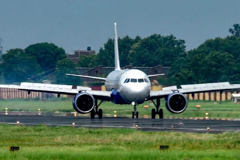 Passenger tried to open emergency door in indigo flight in nagpur
