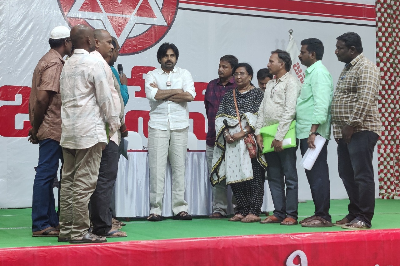 Pawan Kalyan calls Janasena and TDP cadre should be alert in Pedana rally