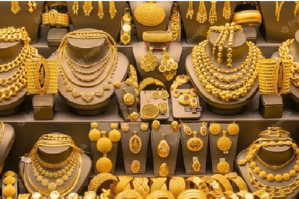 Gold rates in Hyderabad decline to six months low