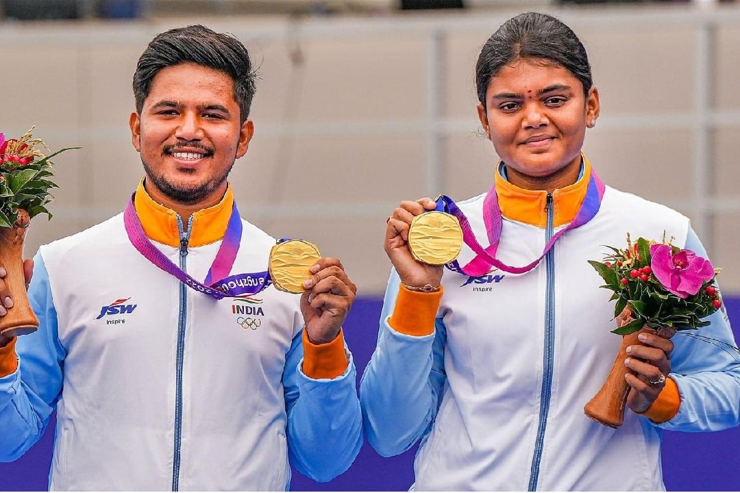 Jyothi Surekha Vennam and Ojas Deotale who won a gold in archery