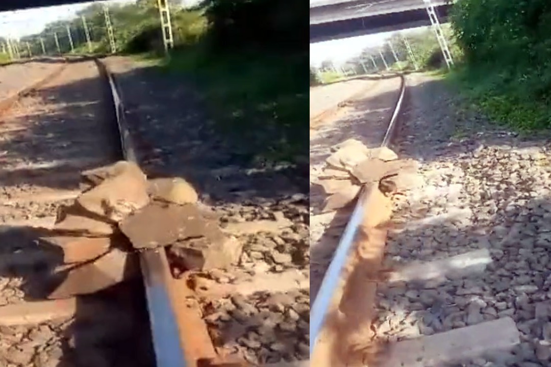   Railway officials spot boulders at 5 different locations on Pune Mumbai upline 