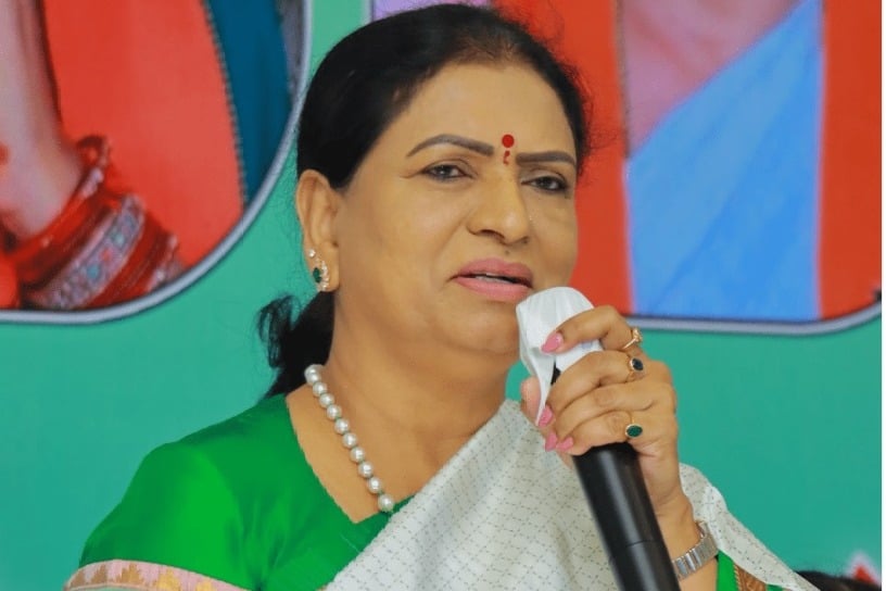 KTR is not worrying about KCR health says DK Aruna