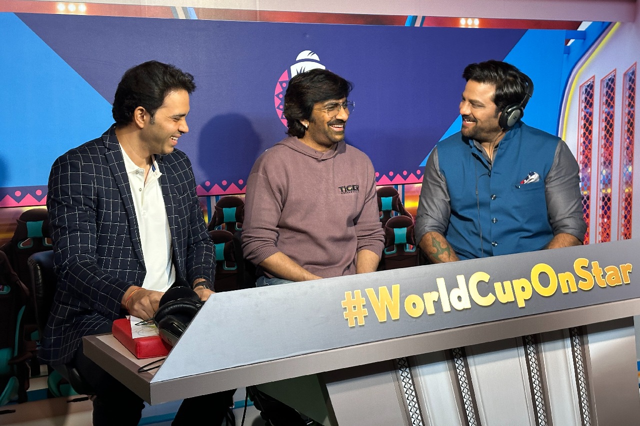 Hero Raviteja turns commentator in world cup cricket match 