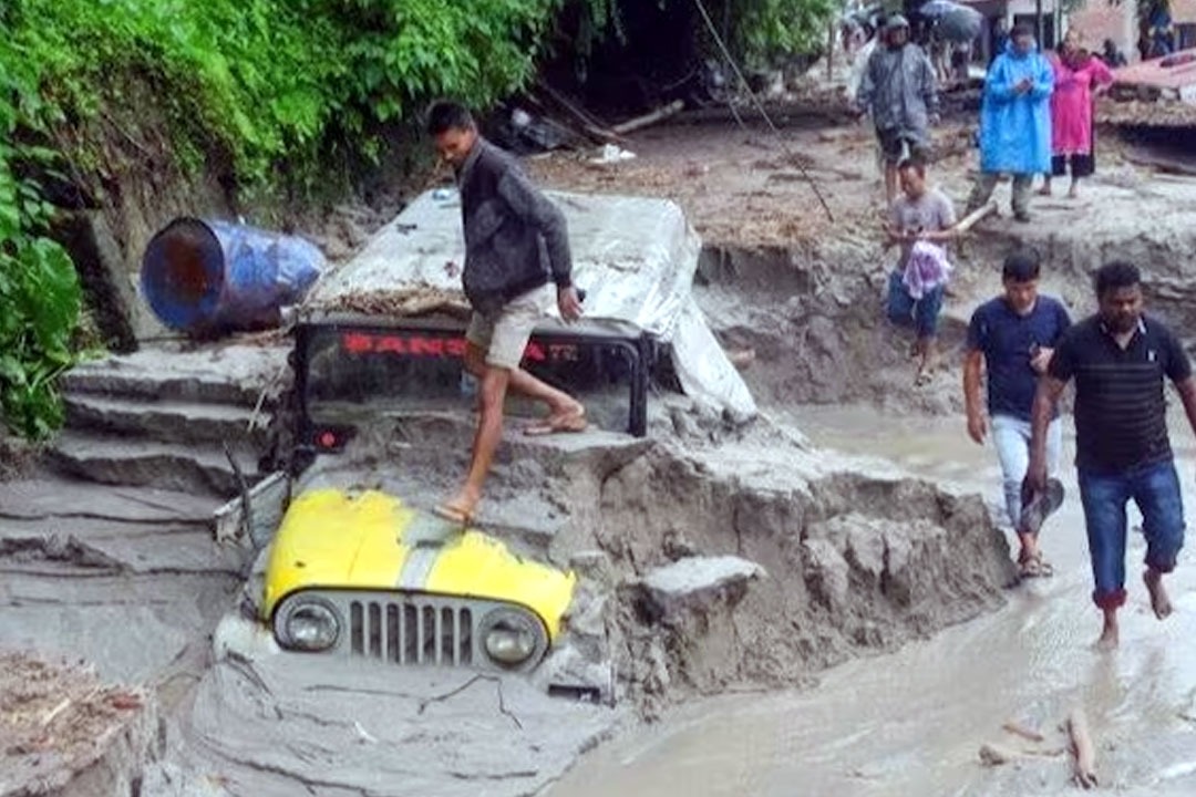 Sikkim flash floods Toll over 60 1700 tourists still stuck