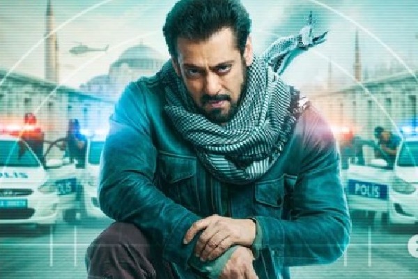 Salman Khan gives a death stare in new ‘Tiger 3’ poster
