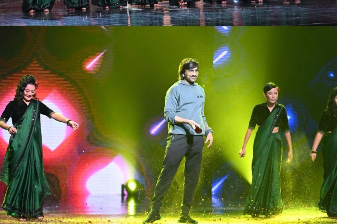 'IGT 10': Ravi Teja amazed by Mahila Band’s act on 'Babuji Dheere Chalna'