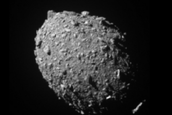 NASA launches probe to metallic asteroid