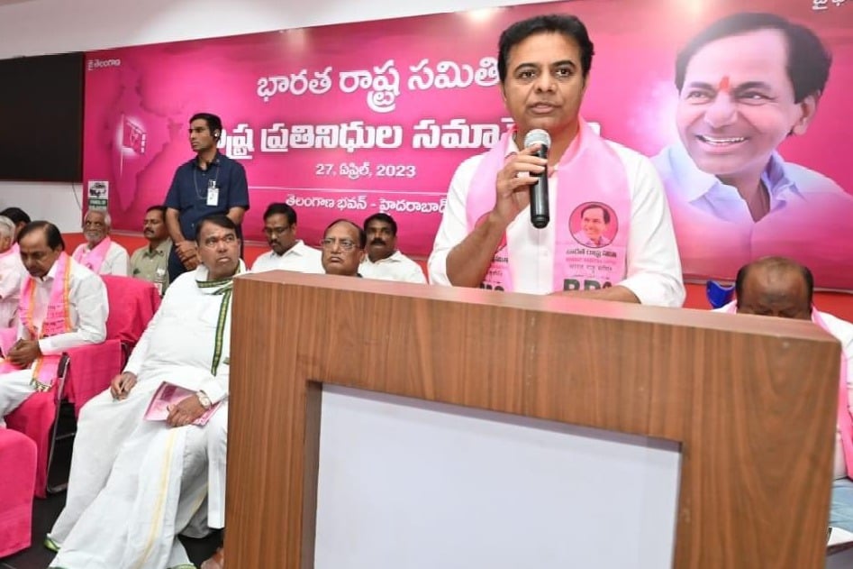 KTR says they will welcome ponnala laxmaiah into brs