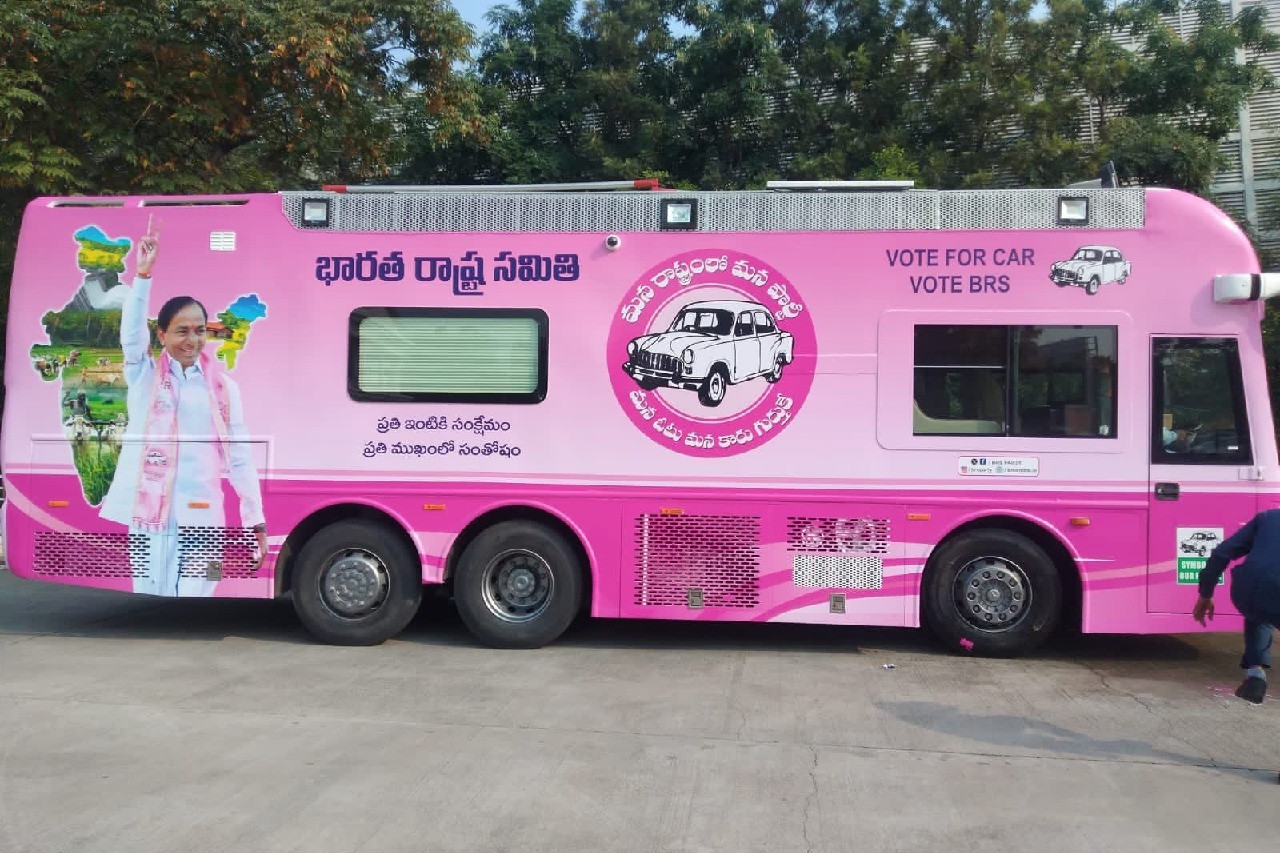 Up Ex Cm Akhilesh Gifts Luxury Poll Campaign Bus To Brs Chief Kcr