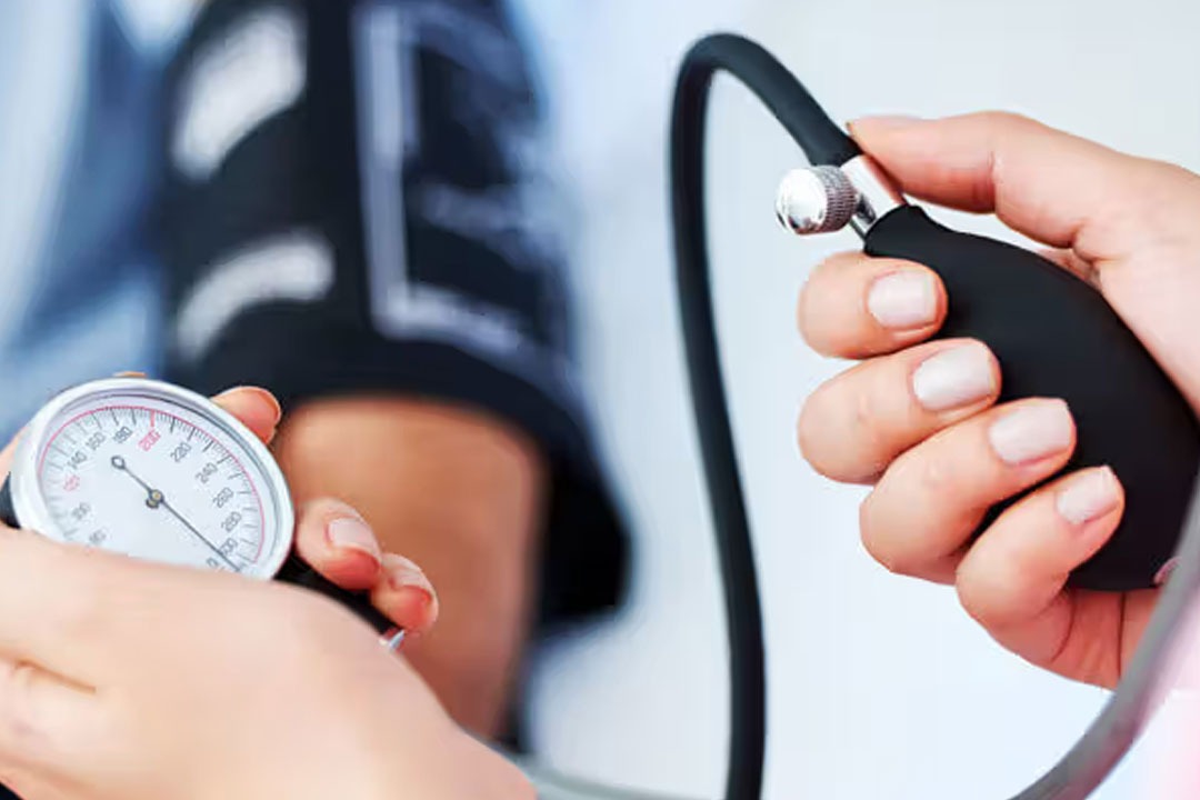 Try these foods to naturally reduce high blood pressure