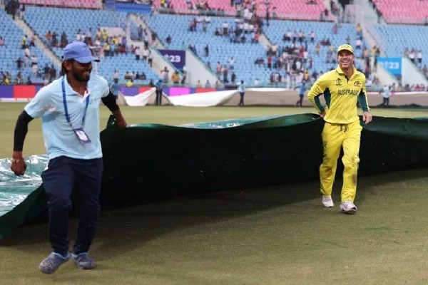 Rain halts Australia and Sri Lanka match in world cup