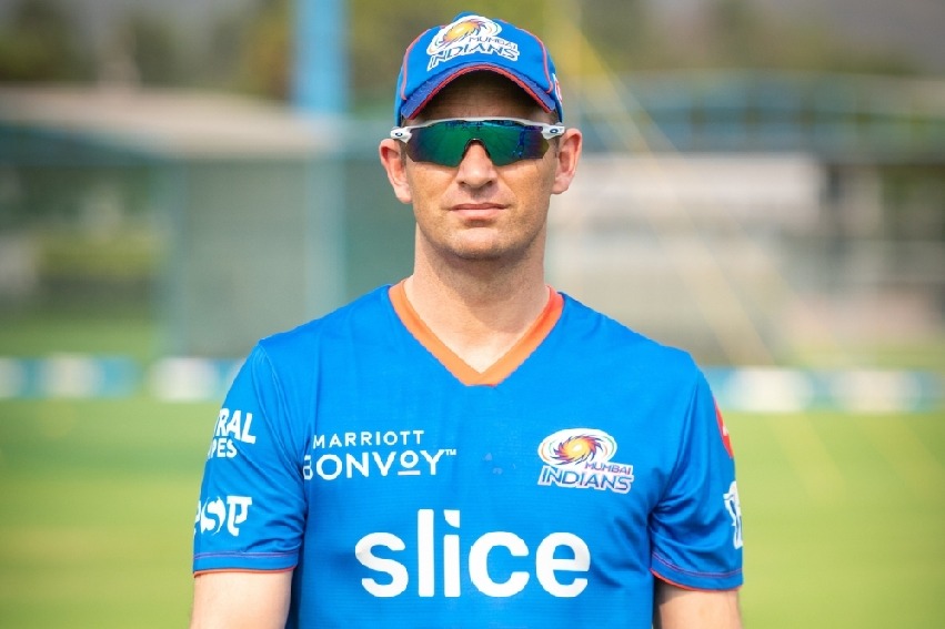 'Would like to thank the Ambani family': Mumbai Indians bowling coach Shane Bond moves on