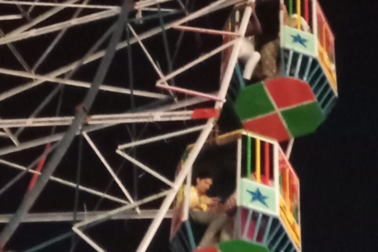 20 rescued after giant wheel stops rotating at Navratri fair in Delhi
