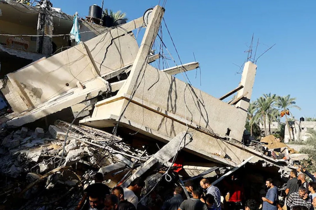 30 Palestinians killed as Israel strikes building in Gaza