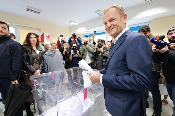 Polish opposition nominates Donald Tusk as PM candidate