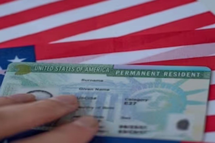 White House Commission Recommends New Green Card Application Process