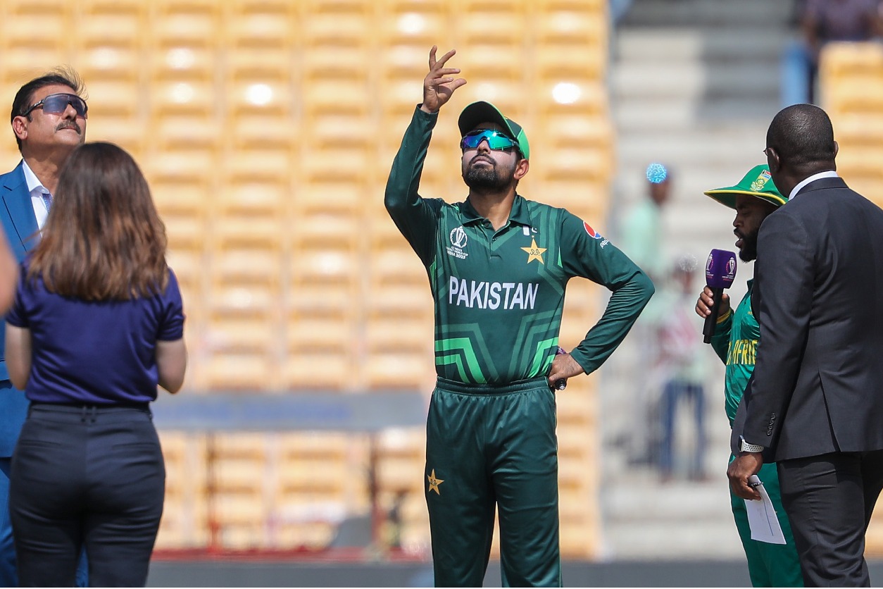 Pakistan face off with South Africa in a crucial match