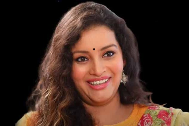 Renu Desai anger on comments on heroines